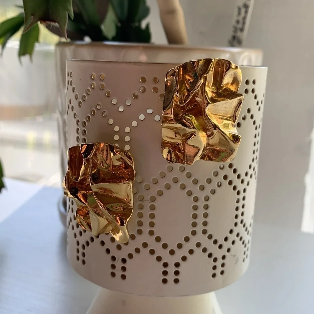 Retro Vintage Crinkle Metal Gold Earrings 80s Style